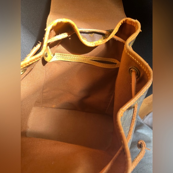 LOUIS VUITTON Vintage Monogram Montsouris PM Leather Backpack LV - Picture 3 of 14